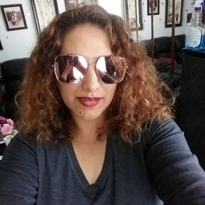 Meet your Posher, Alejandra